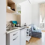 Guesthost - Magenta Long Let Apts Milánó